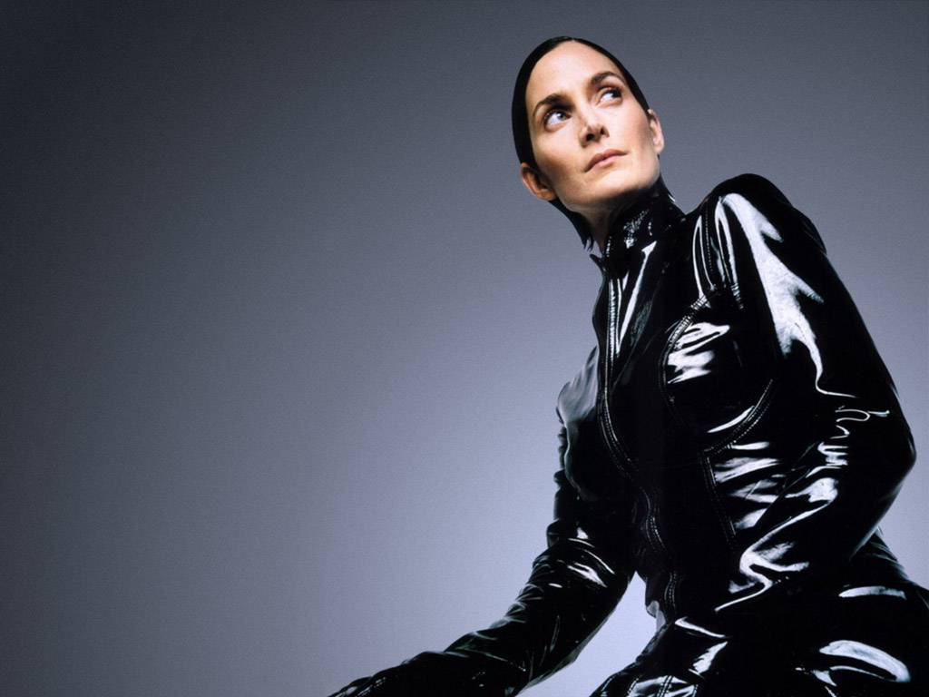 Carrie anne moss sexy