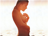Davinia-Taylor-1-thumb.JPG - Picture of Davinia Taylor