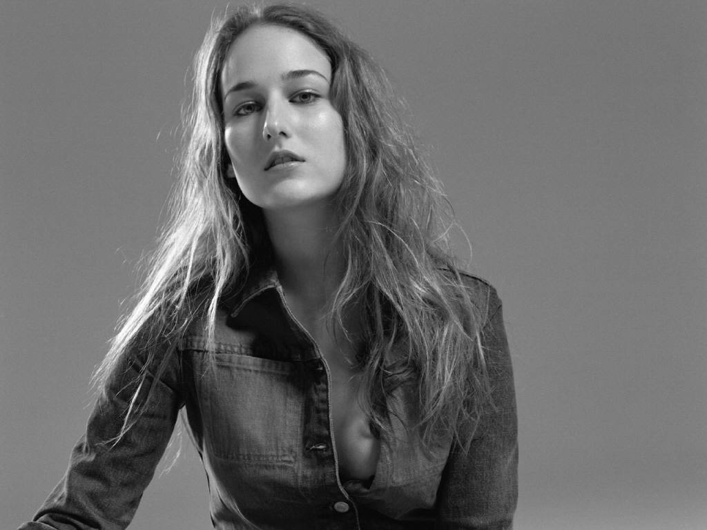 Leelee sobieski sexy