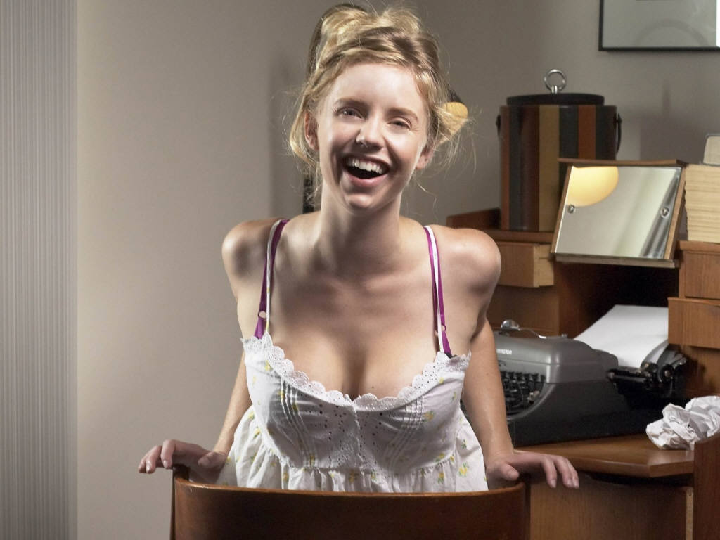 Kelli garner nude