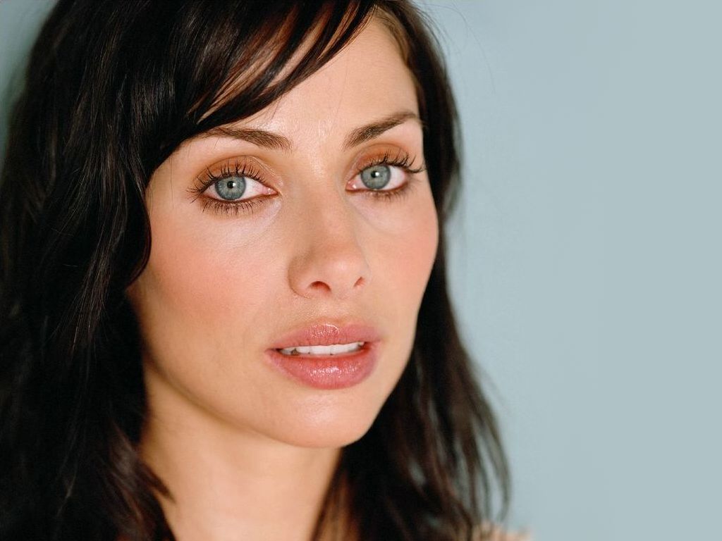 Natalie Imbruglia Sexy Wallpaper Images